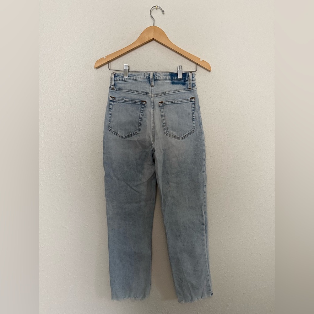 A&F Ultra High Rise Ankle Straight Leg Stretch Light Wash Jeans Women’s Size 26 - Picture 4 of 9